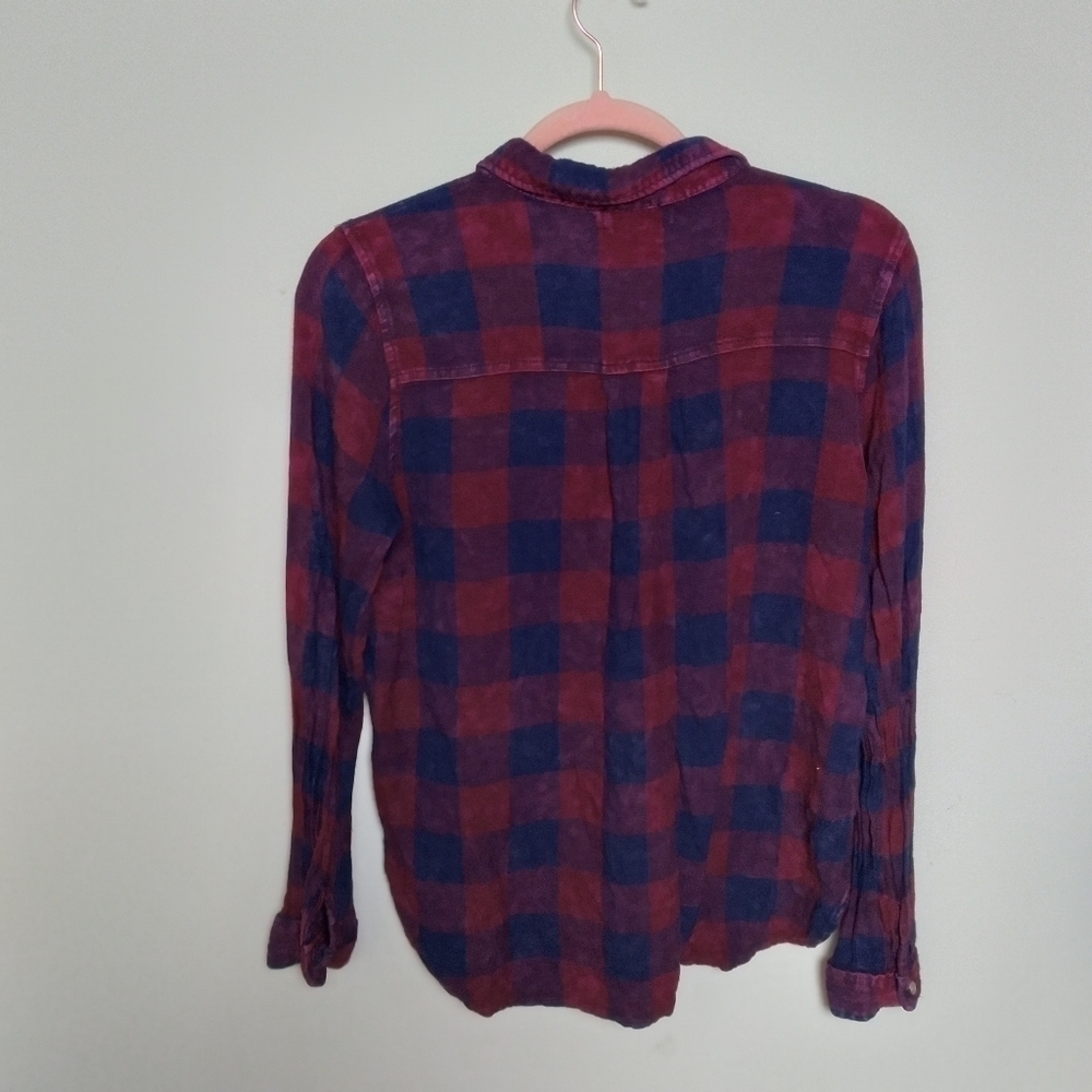 Urban Outfitters BDG Red and Blue Plaid Button Down Shirt Size Medium - Picture 2 of 7